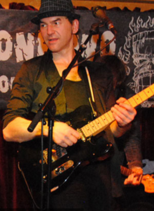 Andrew Winchester Kontrabaß meets Guitar und cooler Gesang